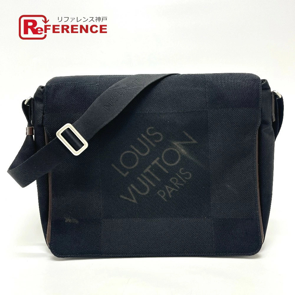 Louis Vuitton Damier Geant Messager Messenger Bag Shoulder Flap Canvas Black